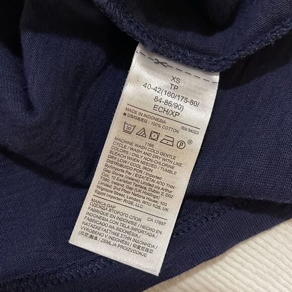 NWT- GAP- XS - Picture 4 of 6